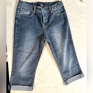 Deja Bleu Women's Size 10 Blue Capri Leg Dark Wash Cotton Blend  Jeans